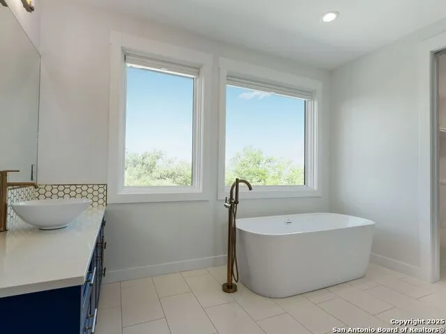 862 Grape Creek Road Fredericksburg, TX 78624
