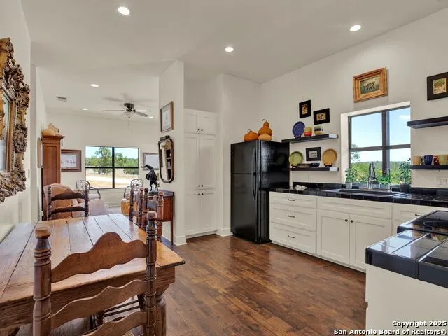 862 Grape Creek Road Fredericksburg, TX 78624
