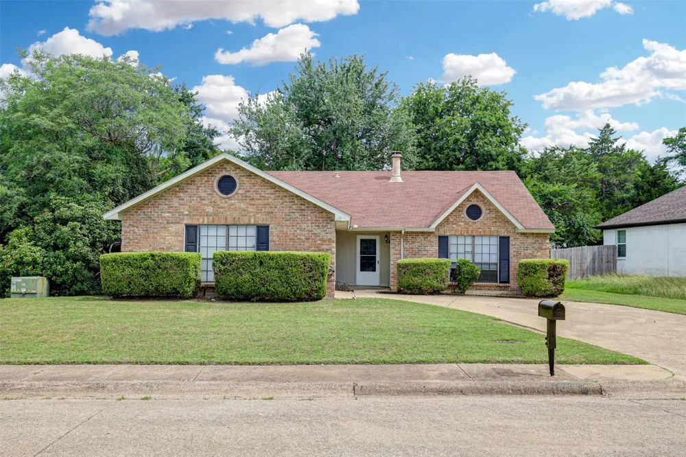 620 Nora Lane DeSoto, TX 75115