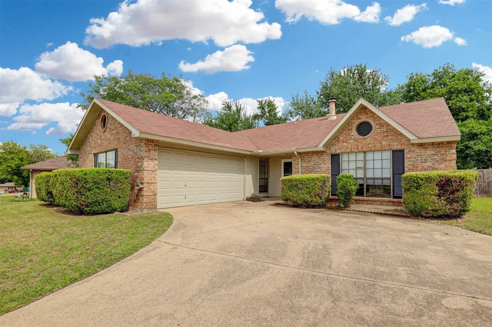 620 Nora Lane DeSoto, TX 75115