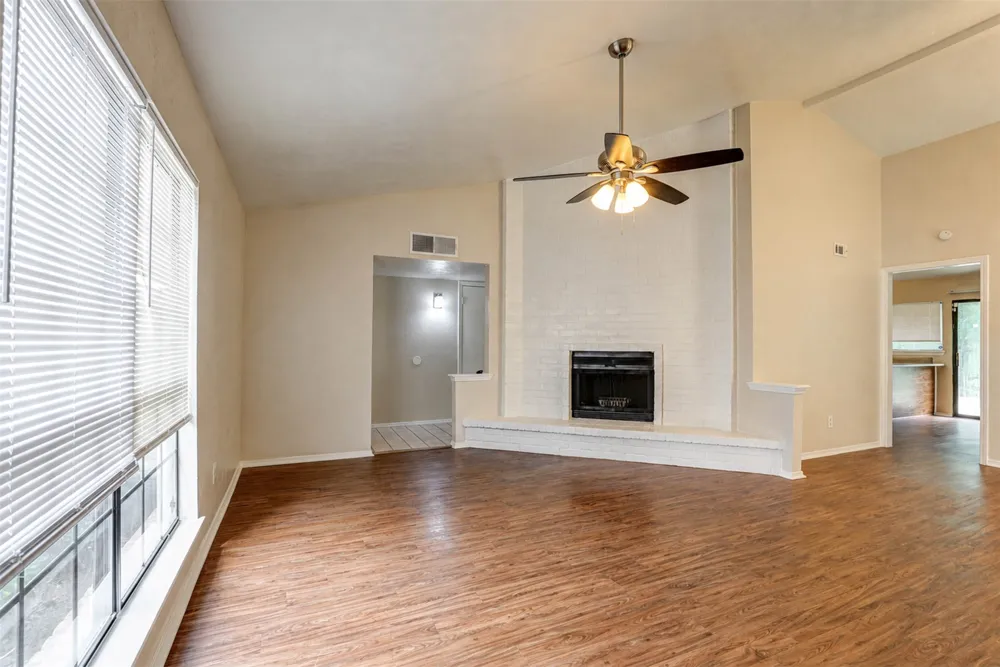 620 Nora Lane DeSoto, TX 75115