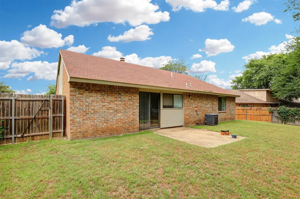 620 Nora Lane DeSoto, TX 75115