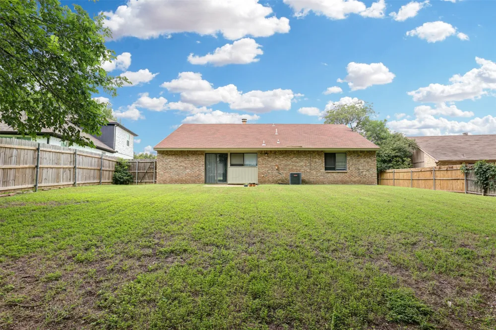 620 Nora Lane DeSoto, TX 75115