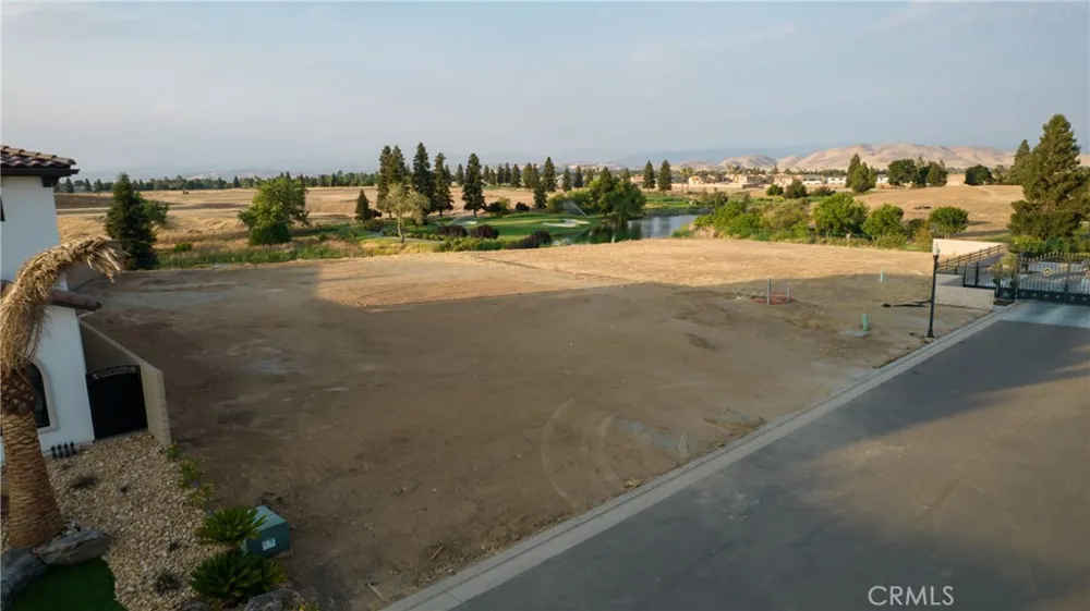 2490 E Copper Ridge Drive Fresno, CA 93730