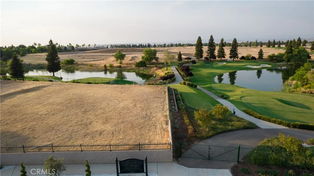 2490 E Copper Ridge Drive Fresno, CA 93730