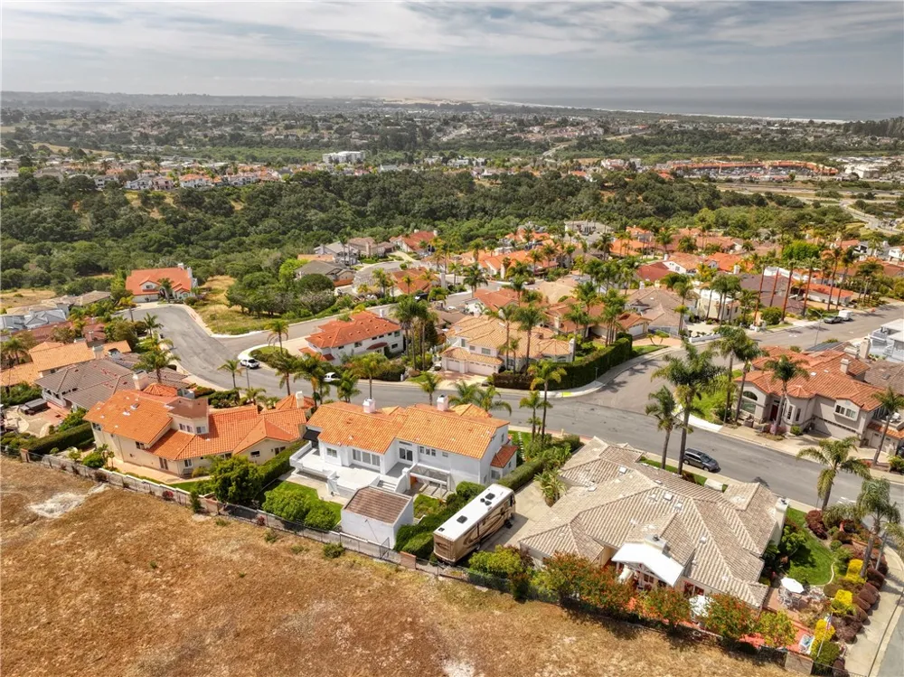 34 El Viento Pismo Beach, CA 93449