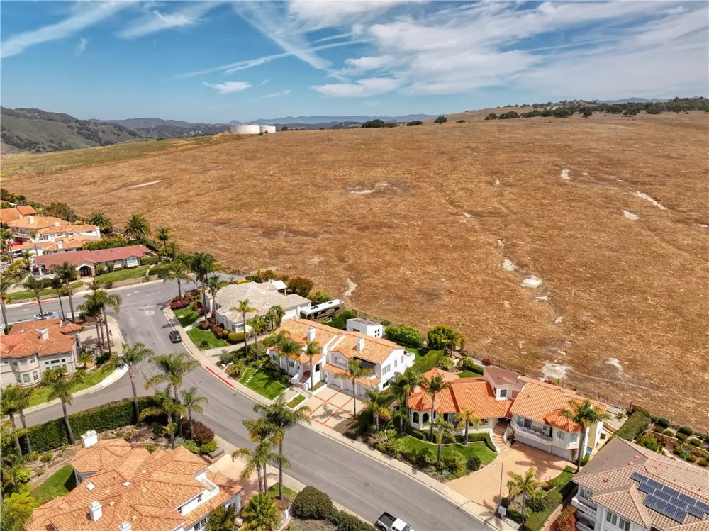 34 El Viento Pismo Beach, CA 93449