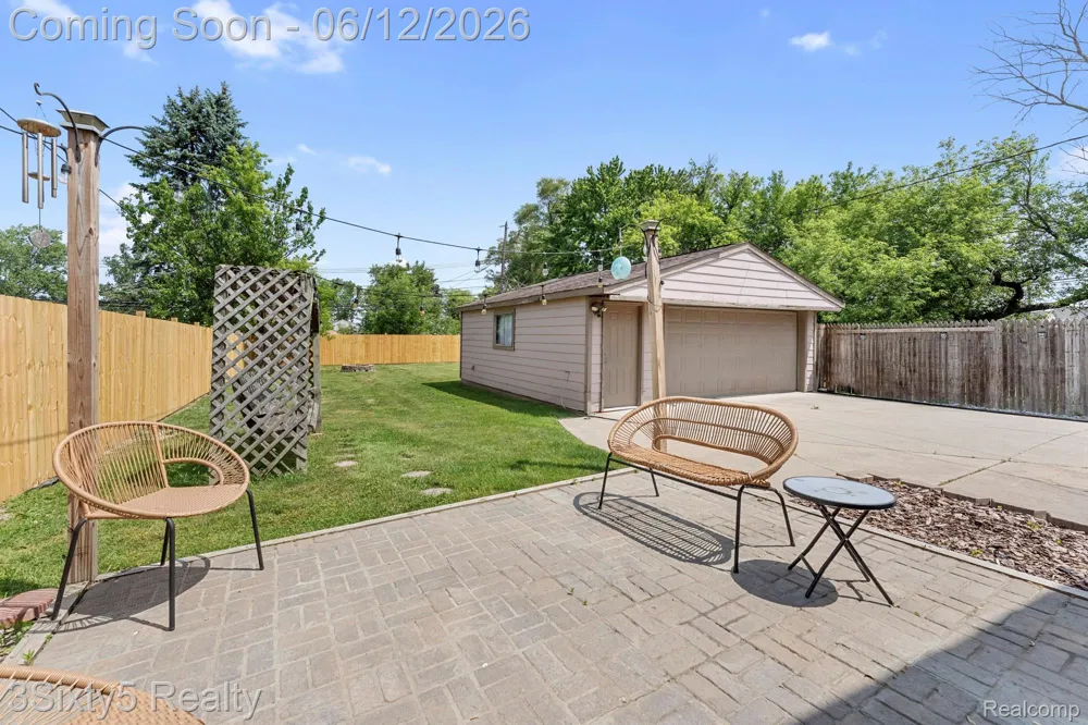 20060 Koths Street Taylor City, MI 48180