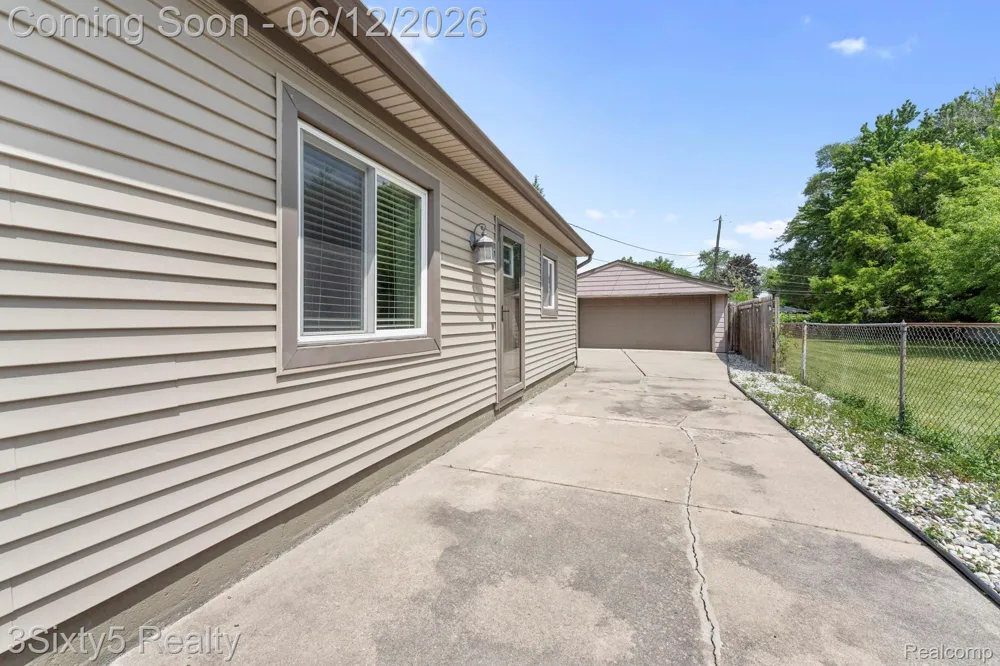 20060 Koths Street Taylor City, MI 48180