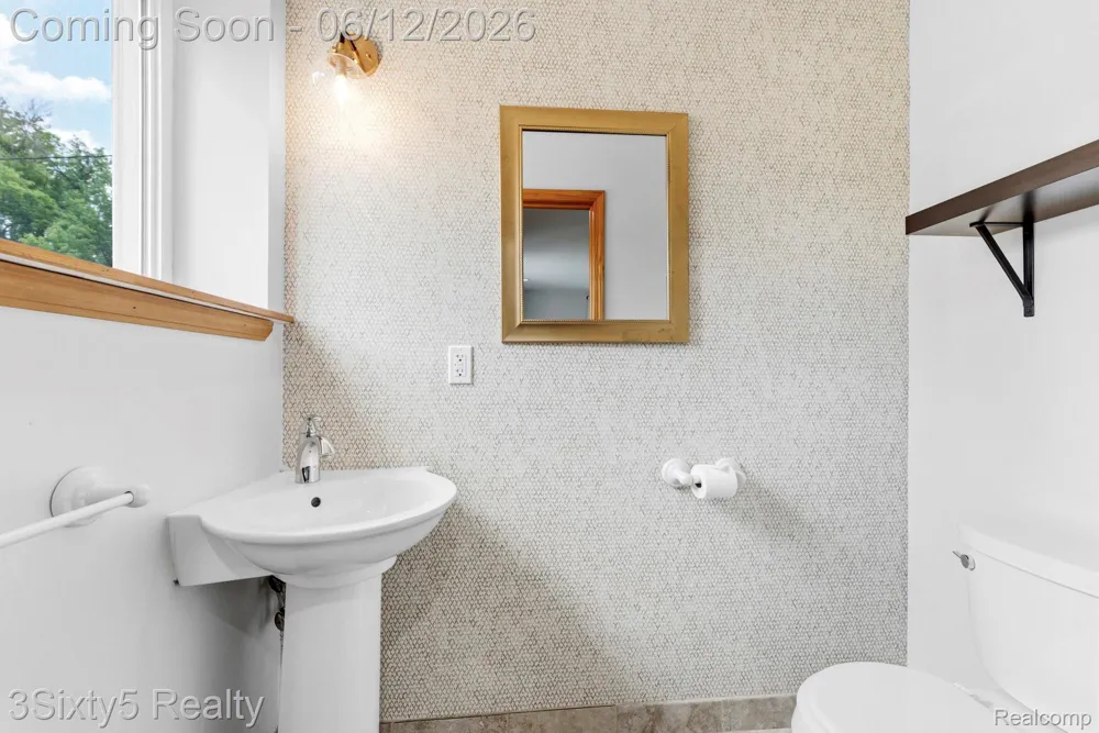 20060 Koths Street Taylor City, MI 48180