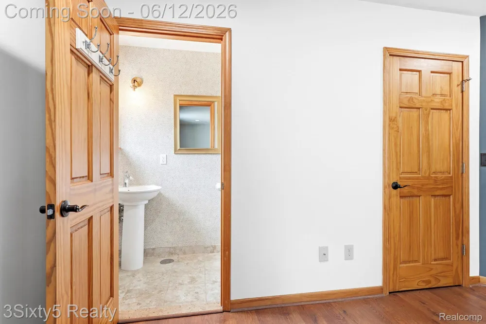 20060 Koths Street Taylor City, MI 48180