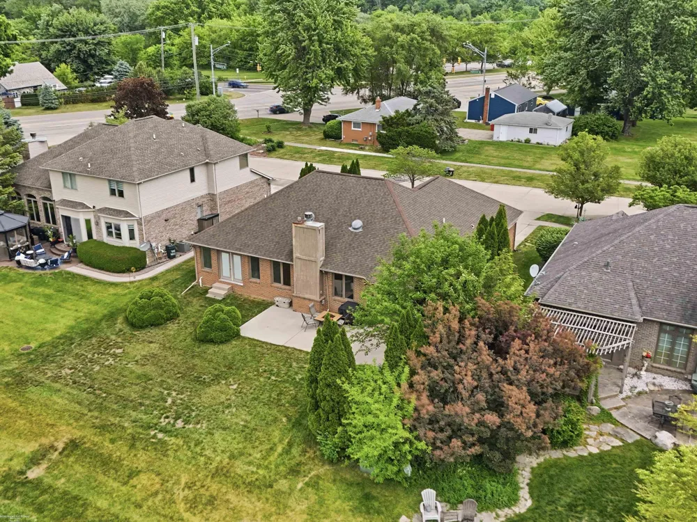 41891 Clinton Pines Drive Clinton Charter Township, MI 48038