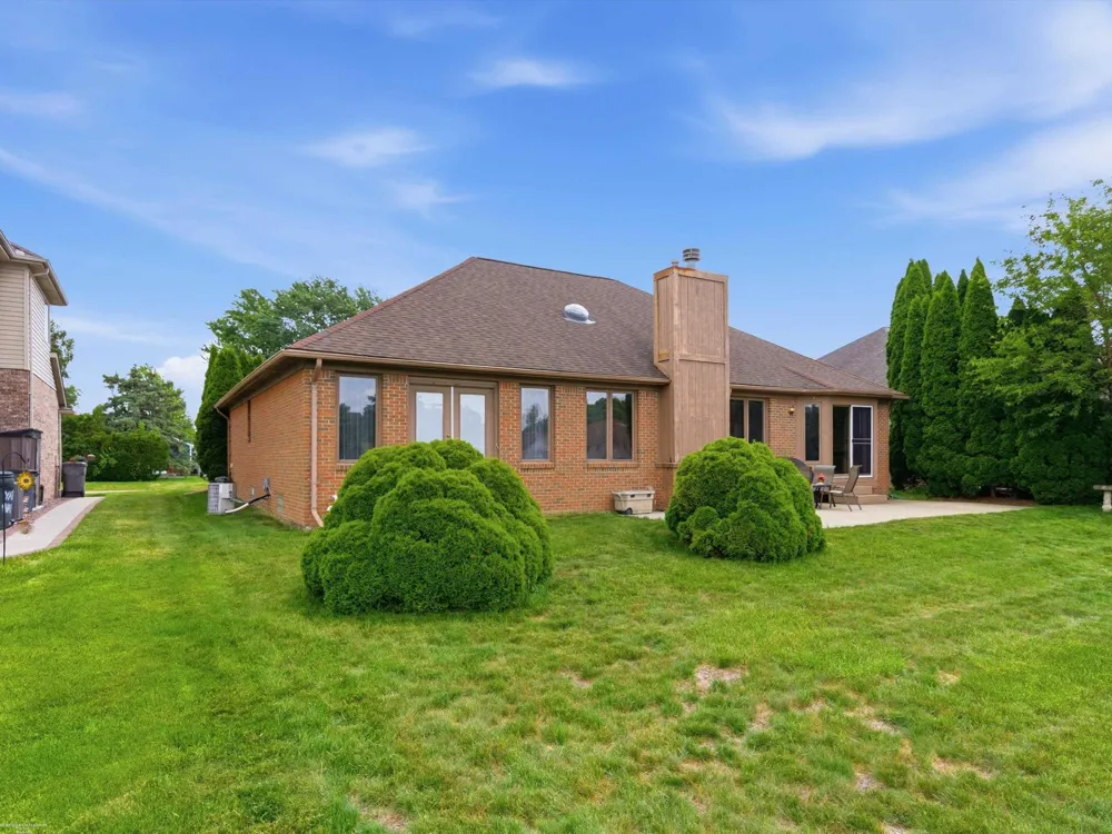 41891 Clinton Pines Drive Clinton Charter Township, MI 48038