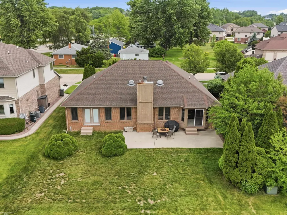 41891 Clinton Pines Drive Clinton Charter Township, MI 48038