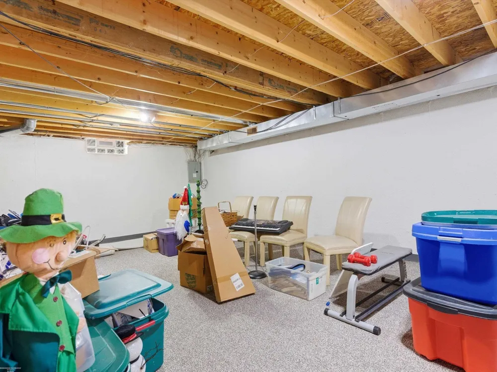 41891 Clinton Pines Drive Clinton Charter Township, MI 48038