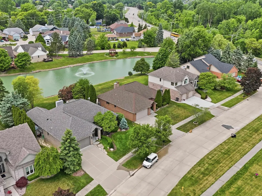 41891 Clinton Pines Drive Clinton Charter Township, MI 48038