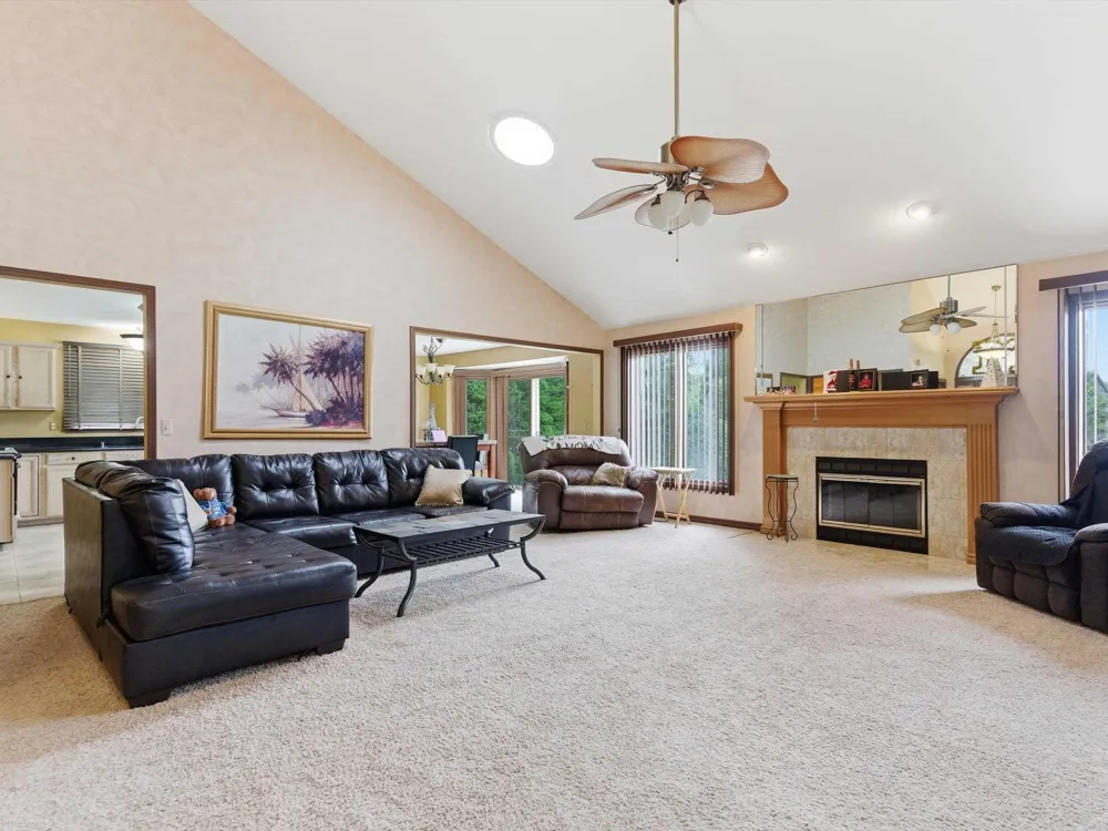 41891 Clinton Pines Drive Clinton Charter Township, MI 48038