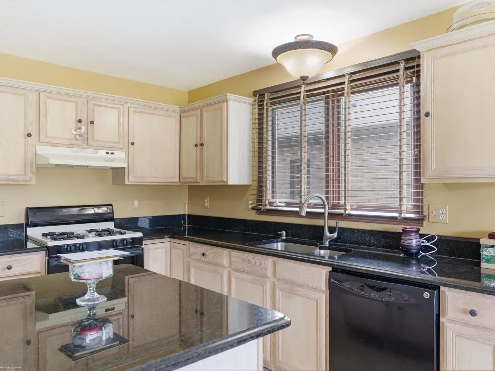 41891 Clinton Pines Drive Clinton Charter Township, MI 48038