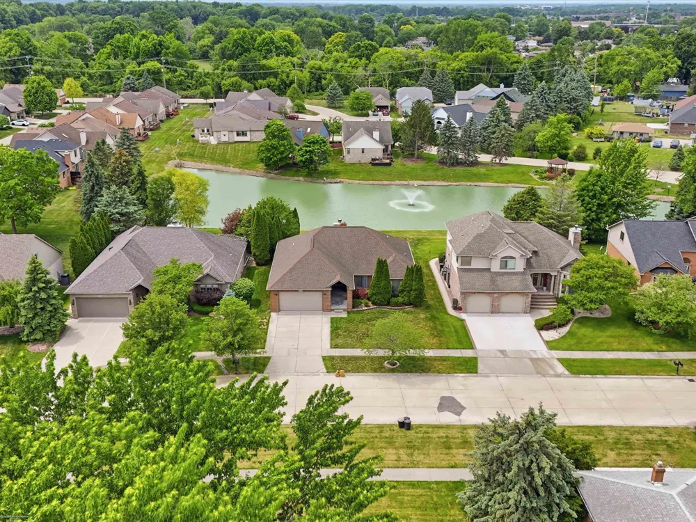 41891 Clinton Pines Drive Clinton Charter Township, MI 48038