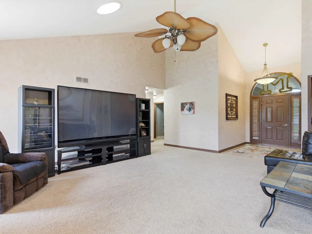 41891 Clinton Pines Drive Clinton Charter Township, MI 48038