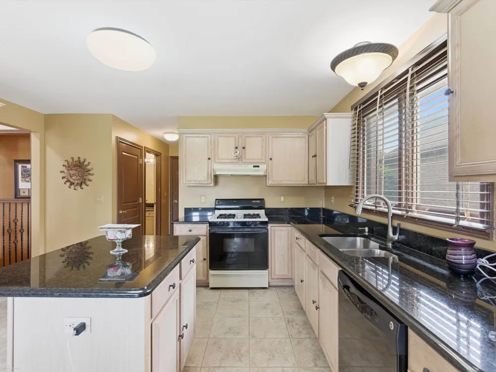 41891 Clinton Pines Drive Clinton Charter Township, MI 48038