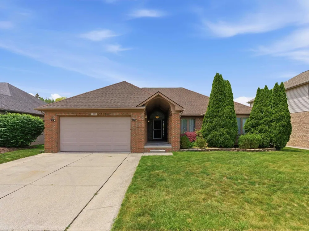 41891 Clinton Pines Drive Clinton Charter Township, MI 48038