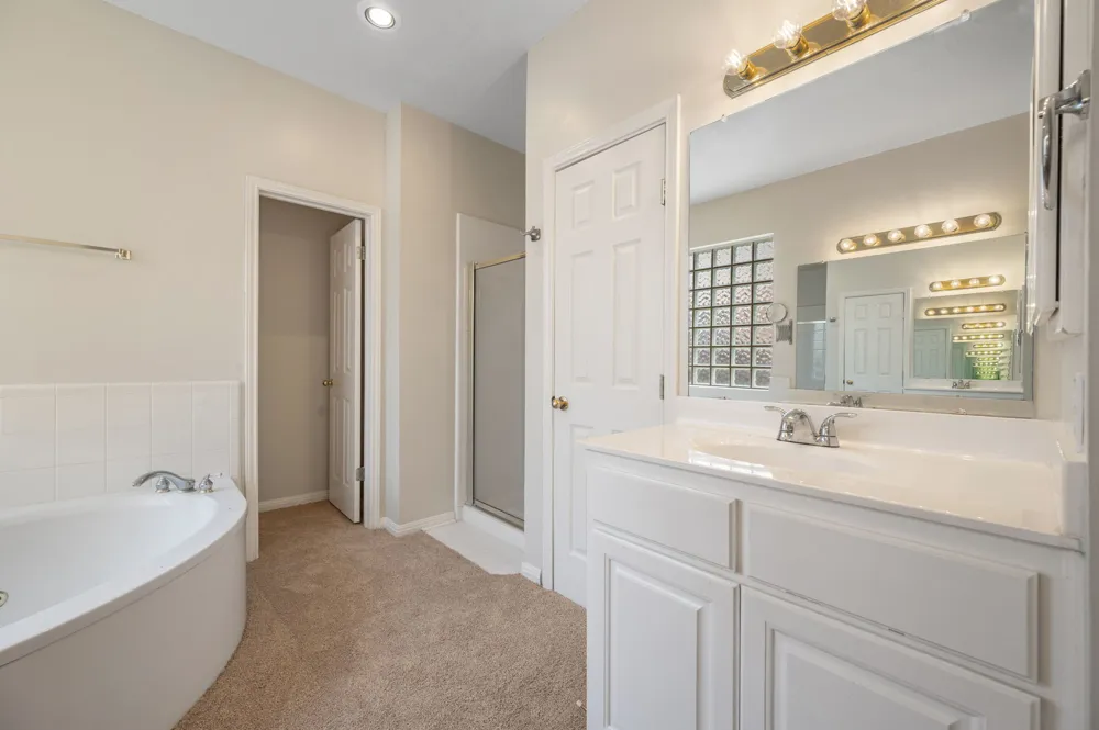 10004 Scull Creek Drive Austin, TX 78730