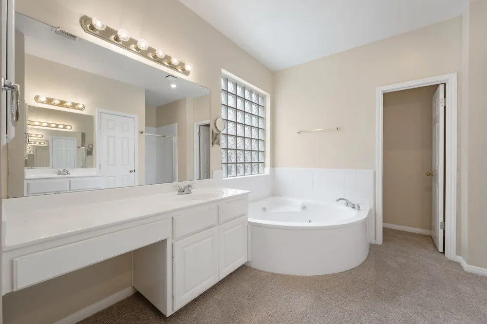 10004 Scull Creek Drive Austin, TX 78730