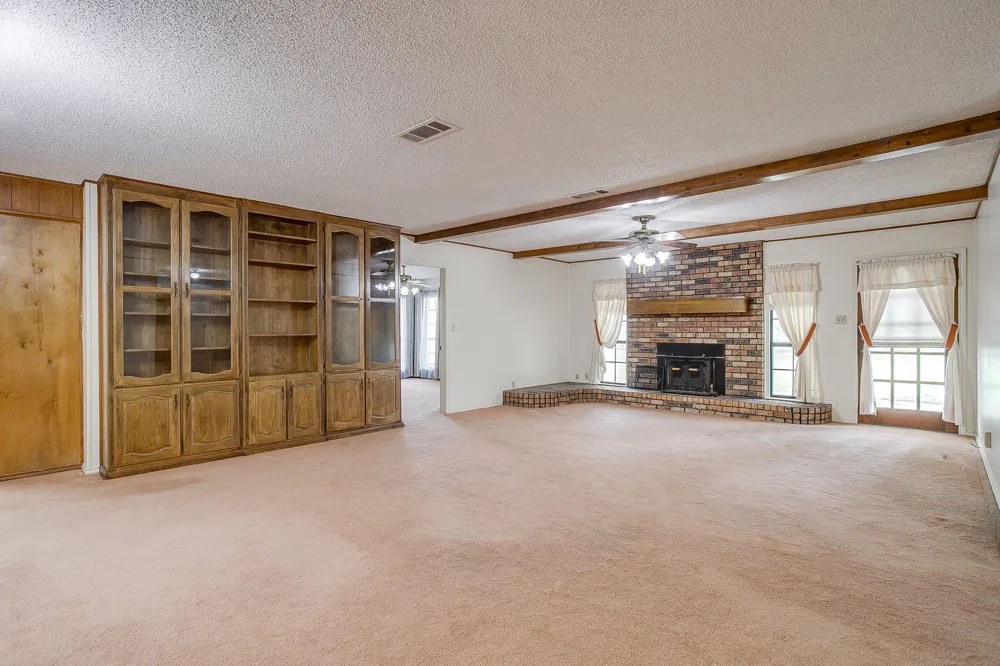 1288 Fm 67 Covington, TX 76636
