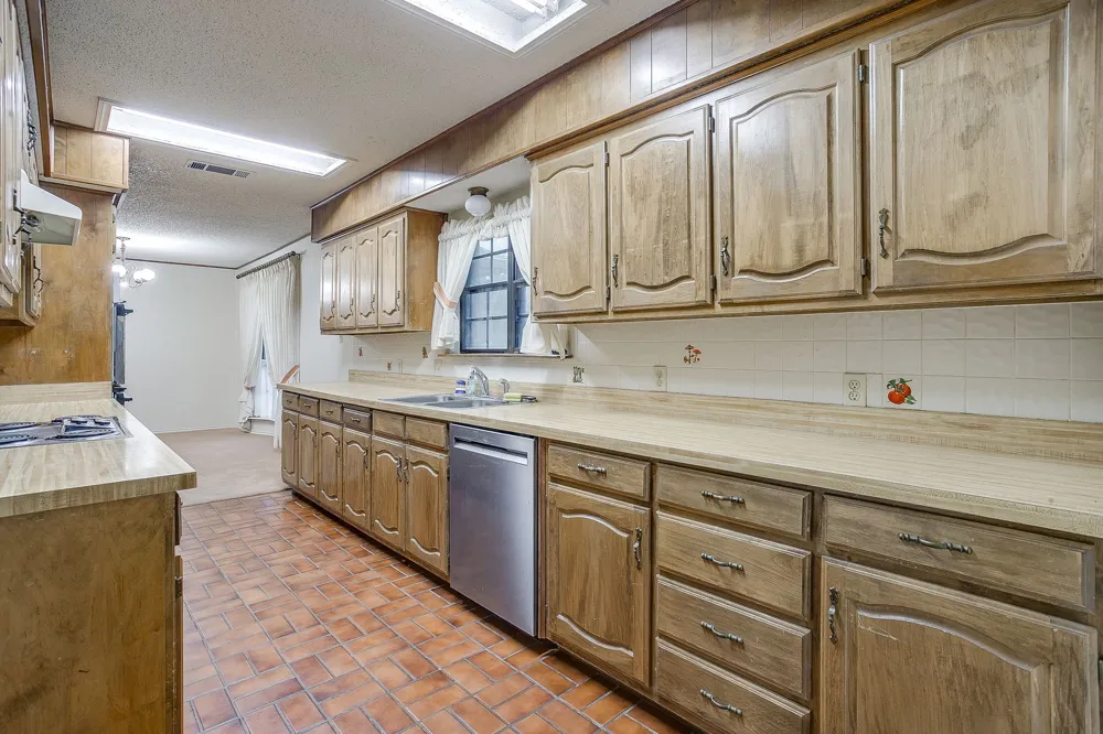 1288 Fm 67 Covington, TX 76636