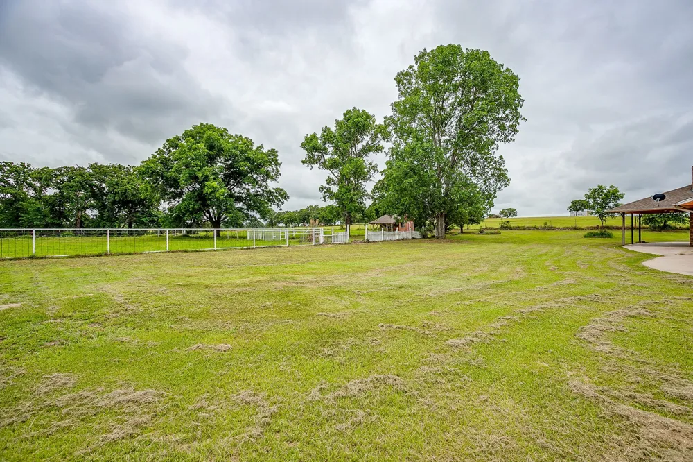 1288 Fm 67 Covington, TX 76636