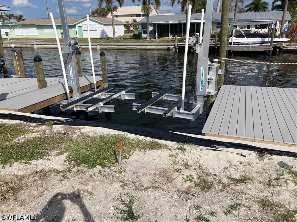 TRIGGERFISH STREET Matlacha, FL 33993