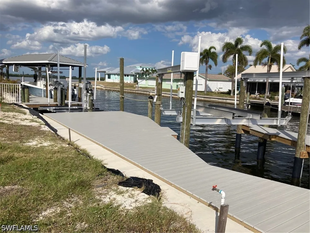 TRIGGERFISH STREET Matlacha, FL 33993