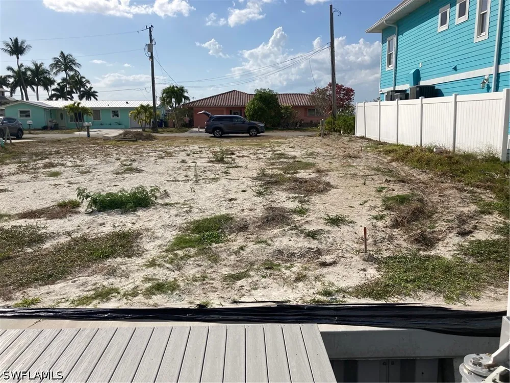 TRIGGERFISH STREET Matlacha, FL 33993