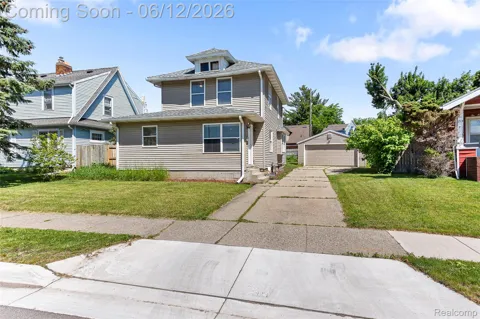 218 W Greenlawn Avenue