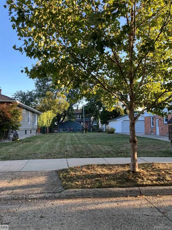 1137 LARKMOOR Berkley City, MI 48072