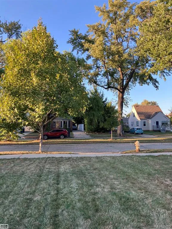 1137 LARKMOOR Berkley City, MI 48072