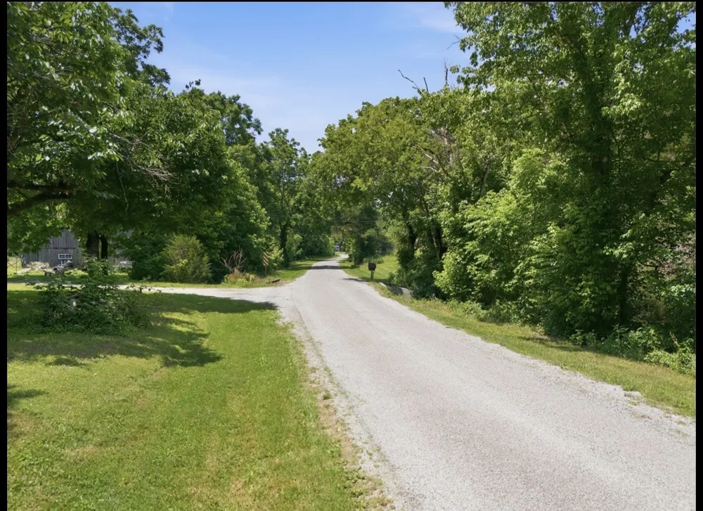 17 Dog Branch Rd S Pleasant Shade, TN 37145