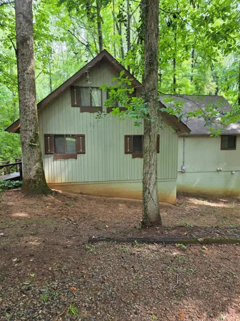 96 Chalet Circle