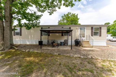 309 Floral Way
