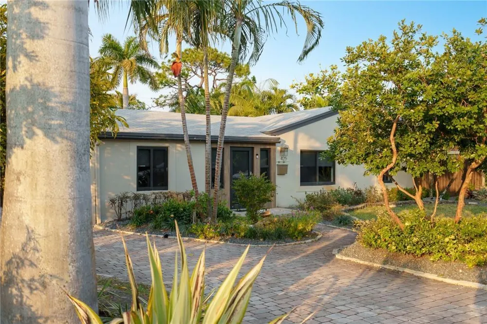 425 NE 25th Street Wilton Manors, FL 33305
