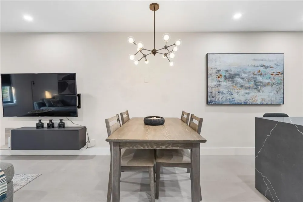 425 NE 25th Street Wilton Manors, FL 33305