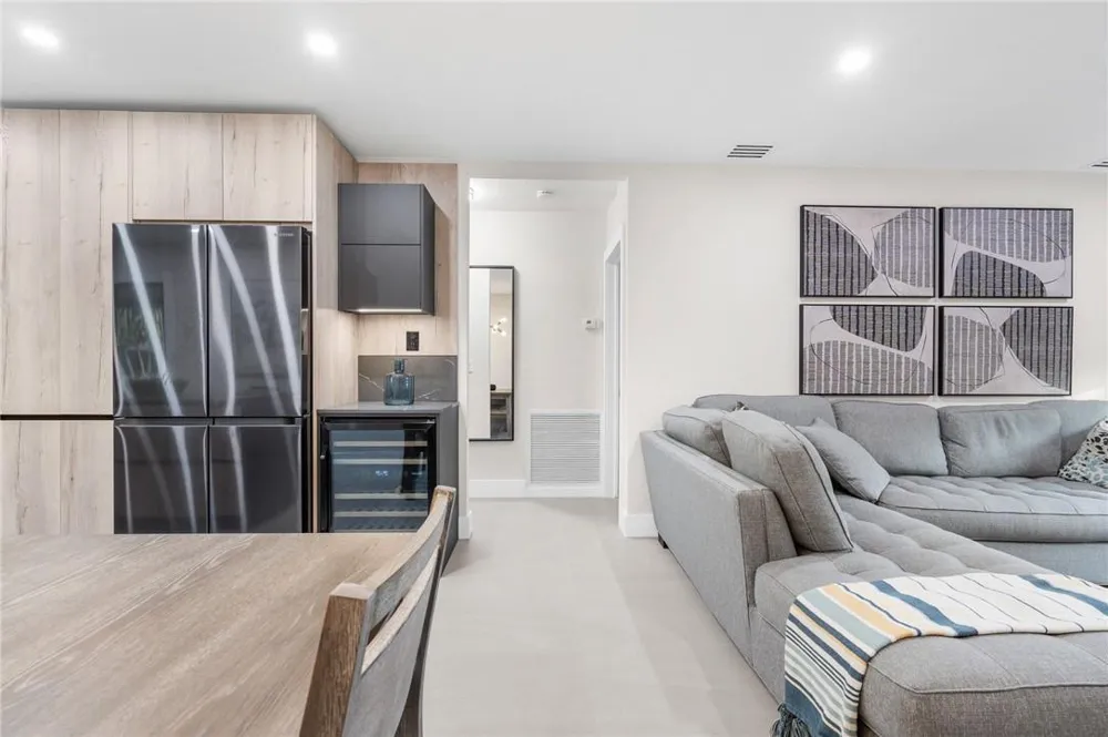 425 NE 25th Street Wilton Manors, FL 33305