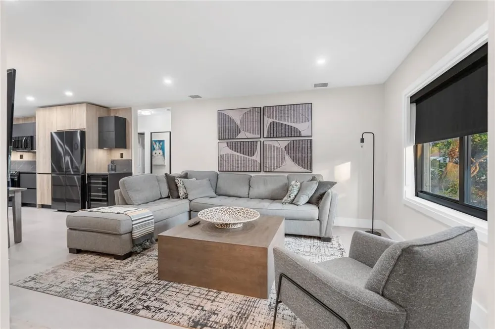 425 NE 25th Street Wilton Manors, FL 33305