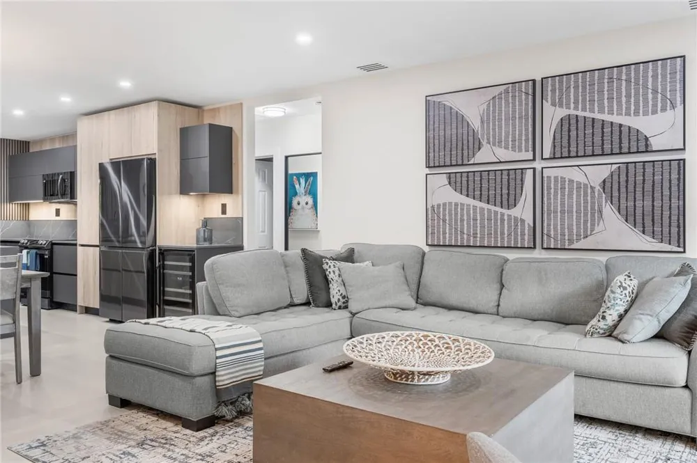 425 NE 25th Street Wilton Manors, FL 33305