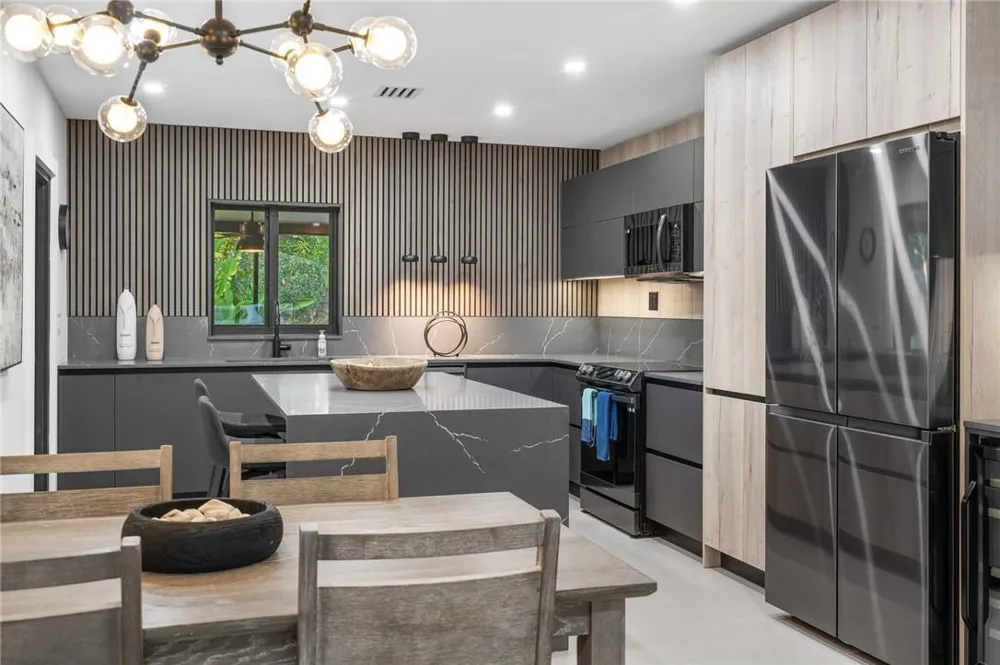 425 NE 25th Street Wilton Manors, FL 33305