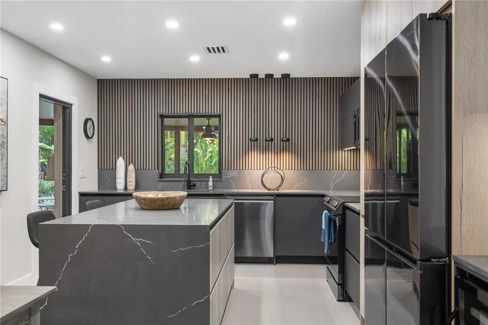 425 NE 25th Street Wilton Manors, FL 33305