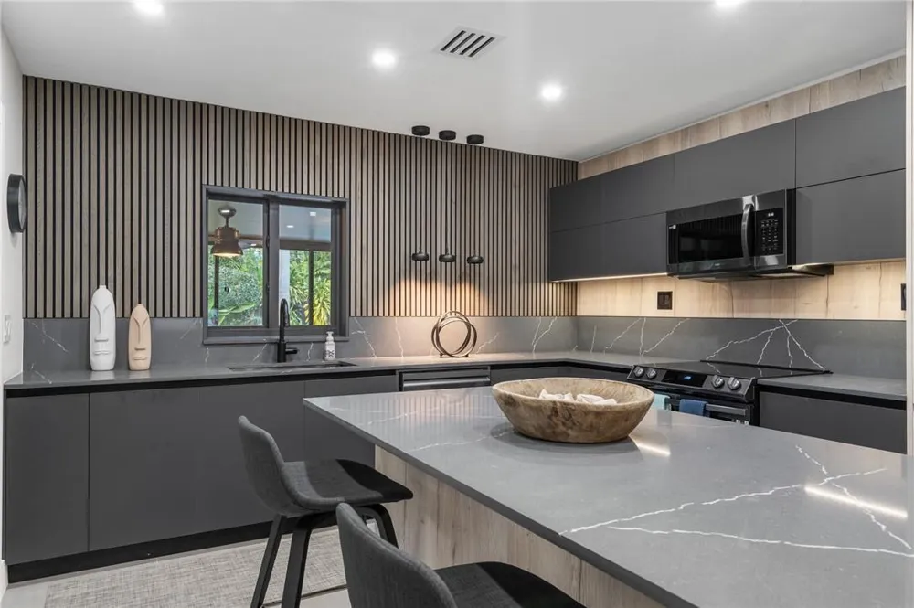 425 NE 25th Street Wilton Manors, FL 33305