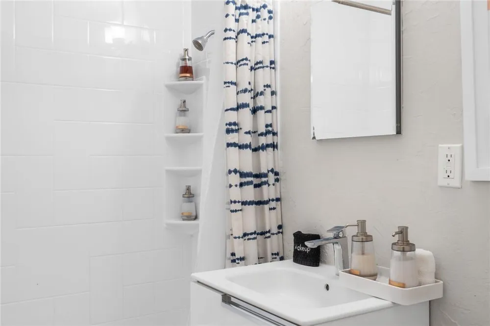 425 NE 25th Street Wilton Manors, FL 33305