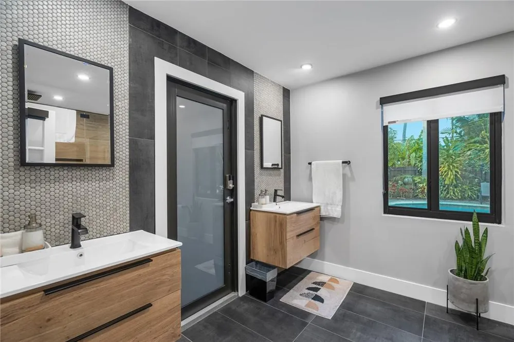 425 NE 25th Street Wilton Manors, FL 33305